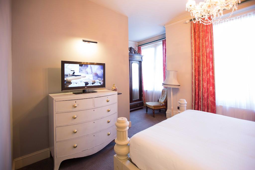 Ox Hotel, Bar, & Grill Poole Room photo