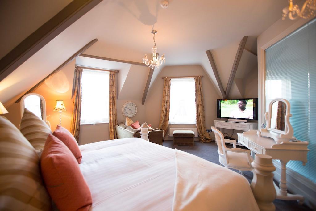 Ox Hotel, Bar, & Grill Poole Room photo