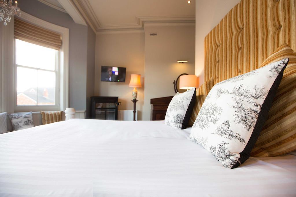 Ox Hotel, Bar, & Grill Poole Room photo